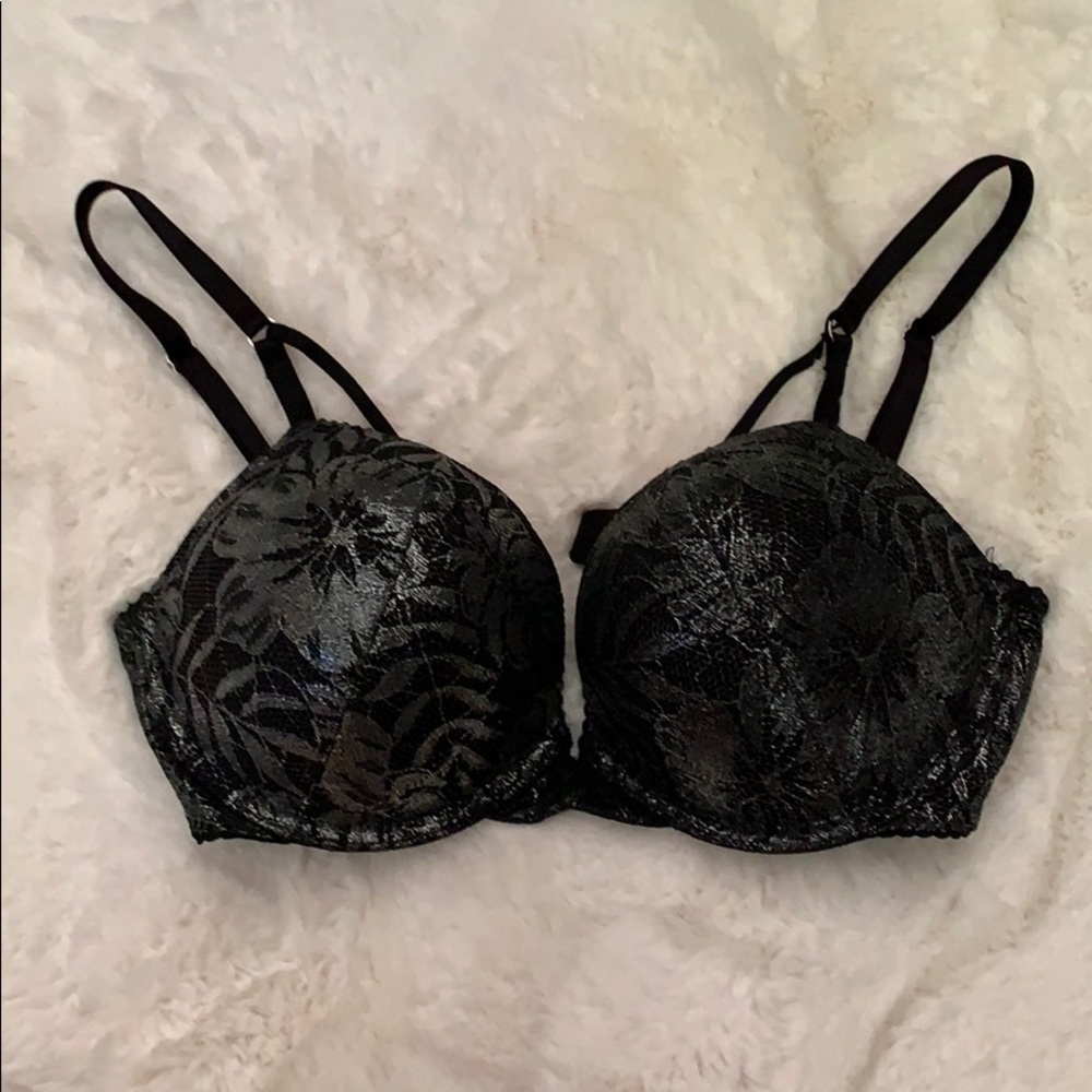 Black bombshell push-up bra